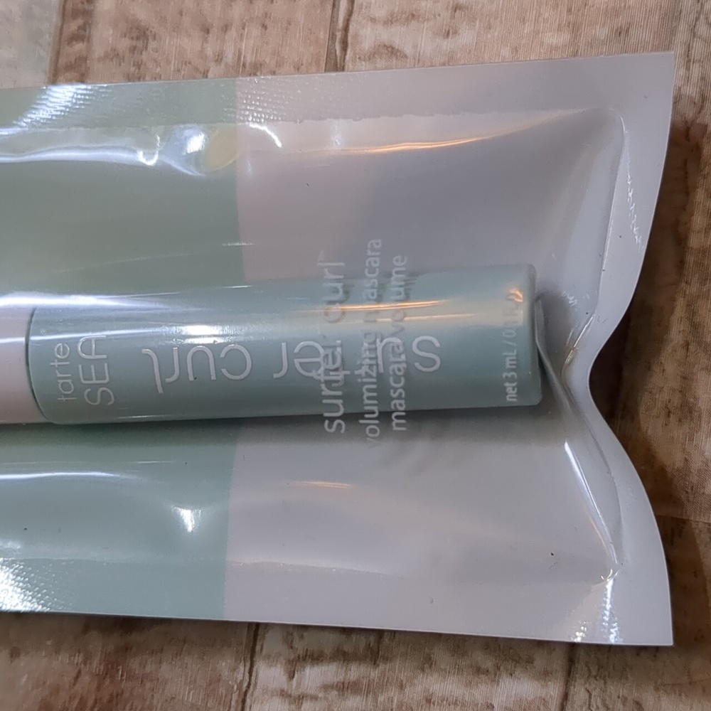 Tarte travel sizes Sea curl mascara, Amazonian clay blush, moisturizer, more - Picture 4 of 12